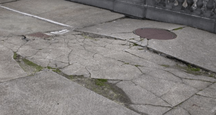 Xuất hiện các vết bong tróc trên bề mặt nền nhà xưởng